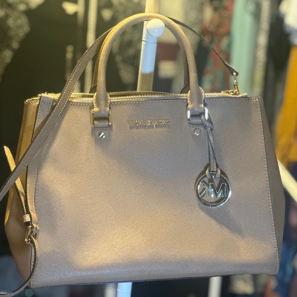 Handbags - Michael Kors Handbag
